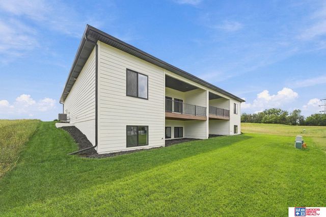 9132 Lucena Drive, Lincoln, NE 68520