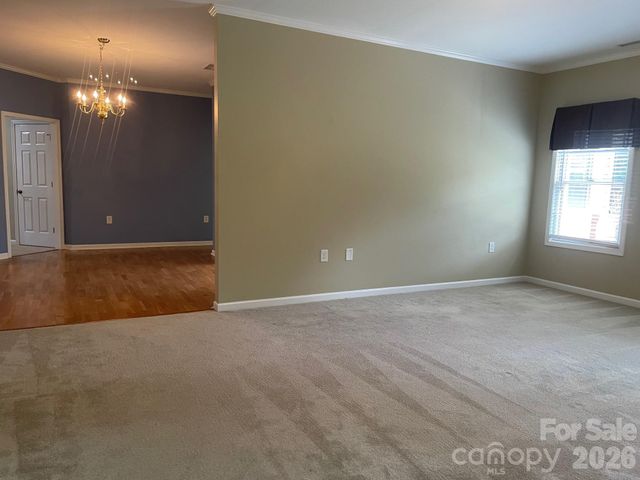 489 26th Avenue NE, Hickory, NC 28601