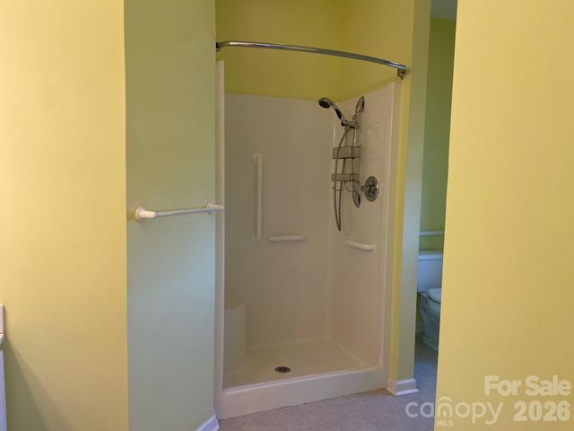 489 26th Avenue NE, Hickory, NC 28601