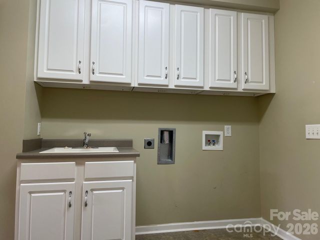 489 26th Avenue NE, Hickory, NC 28601