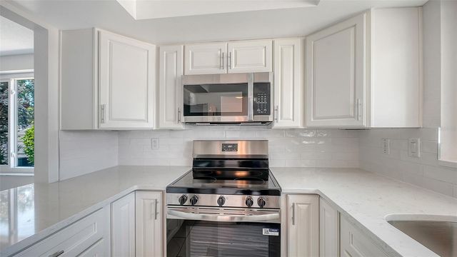 554 SPANISH DRIVE S, Longboat Key, FL 34228