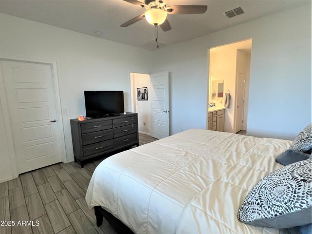 2822 W Apollo Road, Phoenix, AZ 85041