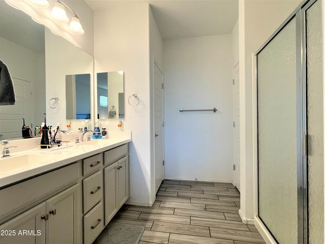 2822 W Apollo Road, Phoenix, AZ 85041