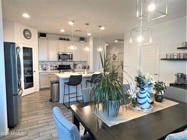 2822 W Apollo Road, Phoenix, AZ 85041