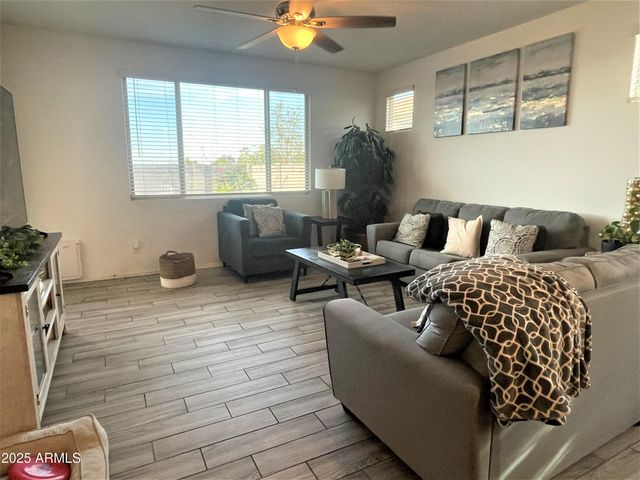 2822 W Apollo Road, Phoenix, AZ 85041