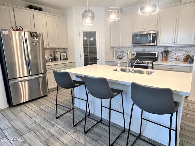 2822 W Apollo Road, Phoenix, AZ 85041