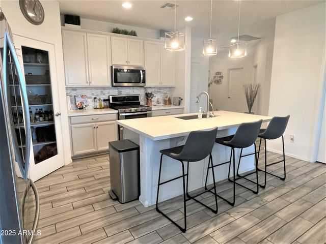 2822 W Apollo Road, Phoenix, AZ 85041