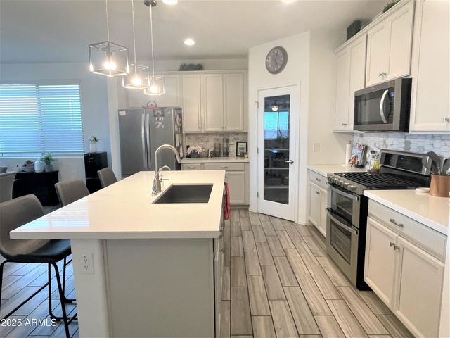 2822 W Apollo Road, Phoenix, AZ 85041