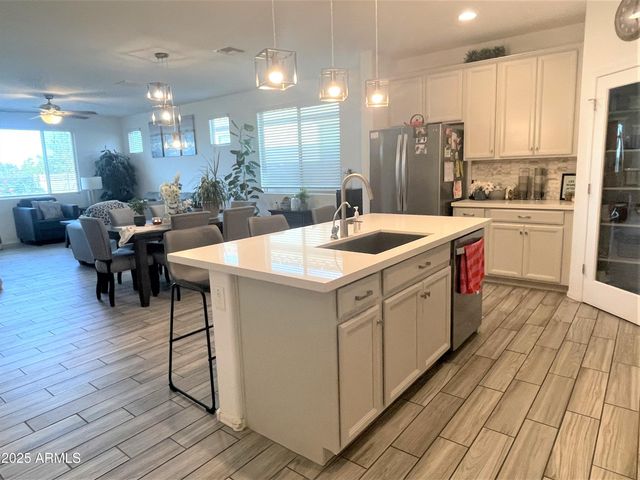 2822 W Apollo Road, Phoenix, AZ 85041