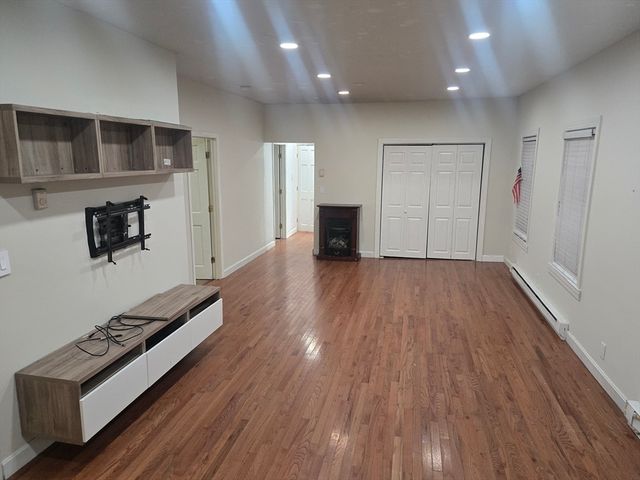 380 Grafton Street 1, Worcester, MA 01604