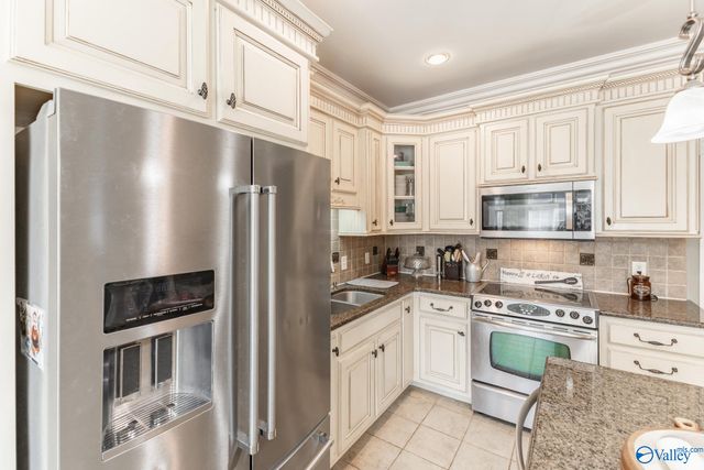 22932 Ledges Drive, Athens, AL 35613