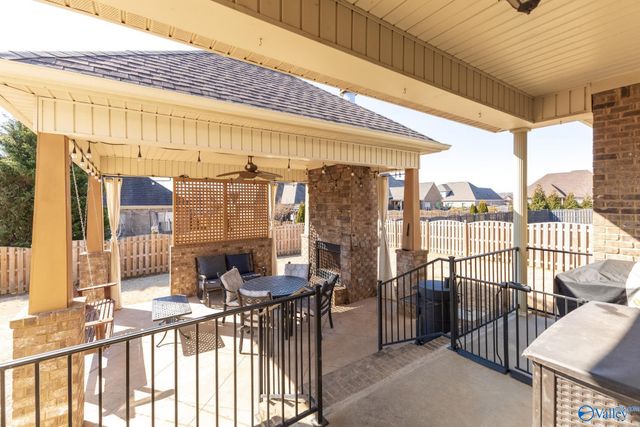 22932 Ledges Drive, Athens, AL 35613