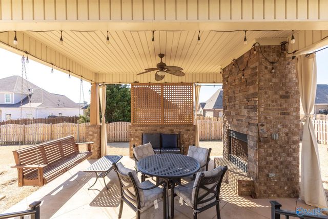 22932 Ledges Drive, Athens, AL 35613