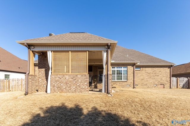 22932 Ledges Drive, Athens, AL 35613