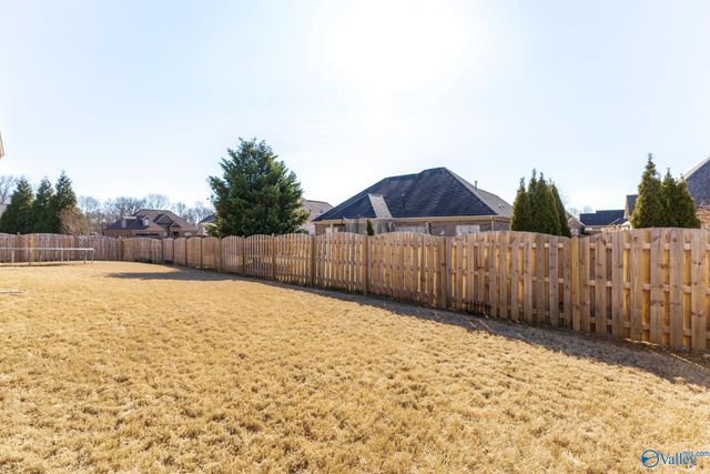 22932 Ledges Drive, Athens, AL 35613