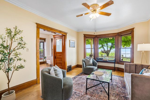 2961 Shore DRIVE, Milwaukee, WI 53207