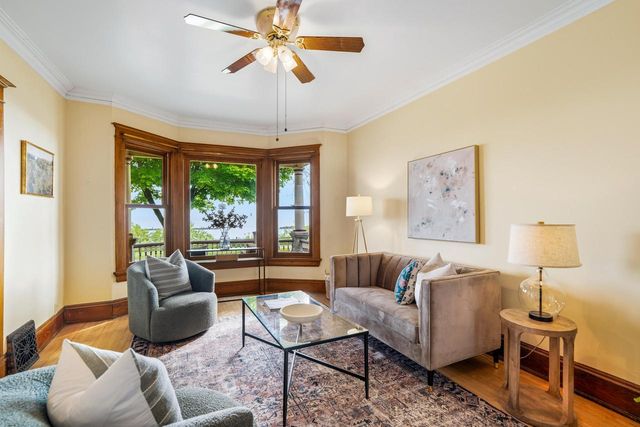 2961 Shore DRIVE, Milwaukee, WI 53207