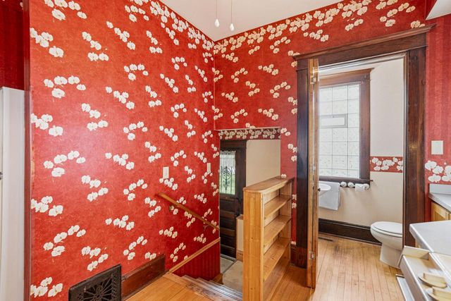 2961 Shore DRIVE, Milwaukee, WI 53207