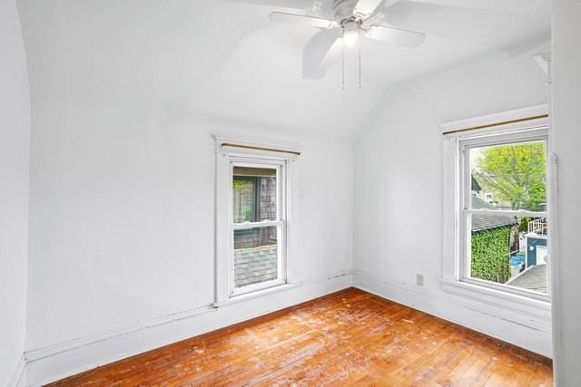 2961 Shore DRIVE, Milwaukee, WI 53207