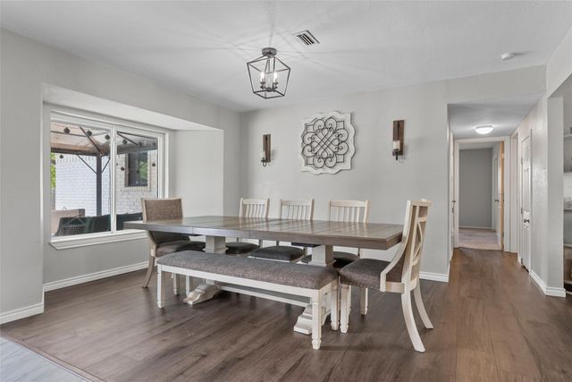 128 E Johnson Street, Hewitt, TX 76643