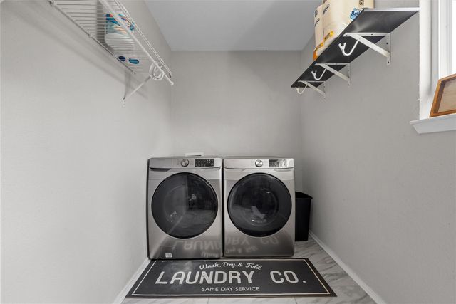 128 E Johnson Street, Hewitt, TX 76643