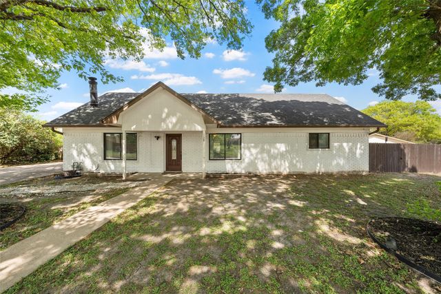 128 E Johnson Street, Hewitt, TX 76643