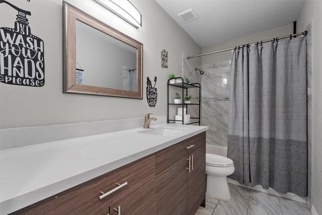 128 E Johnson Street, Hewitt, TX 76643