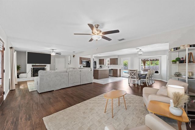 128 E Johnson Street, Hewitt, TX 76643