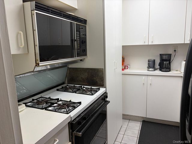 100-26 67 Road 6E, Forest Hills, NY 11375
