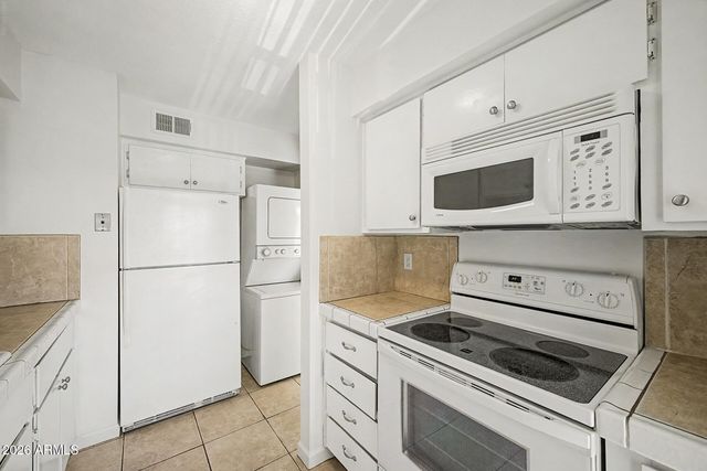 5227 N 24TH Street 201, Phoenix, AZ 85016