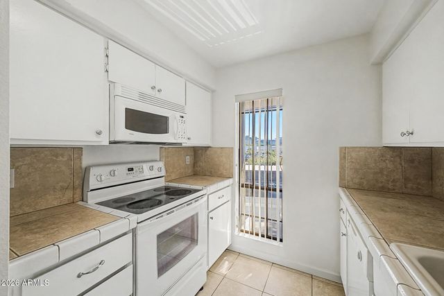 5227 N 24TH Street 201, Phoenix, AZ 85016