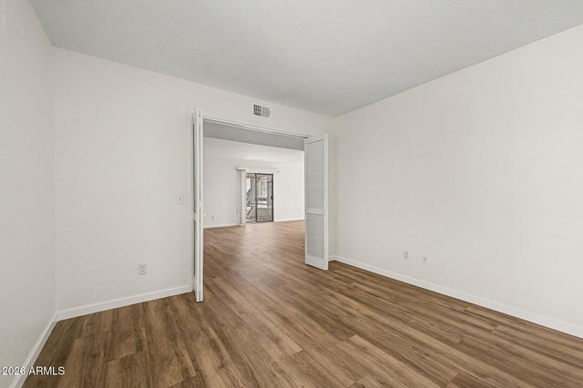 5227 N 24TH Street 201, Phoenix, AZ 85016