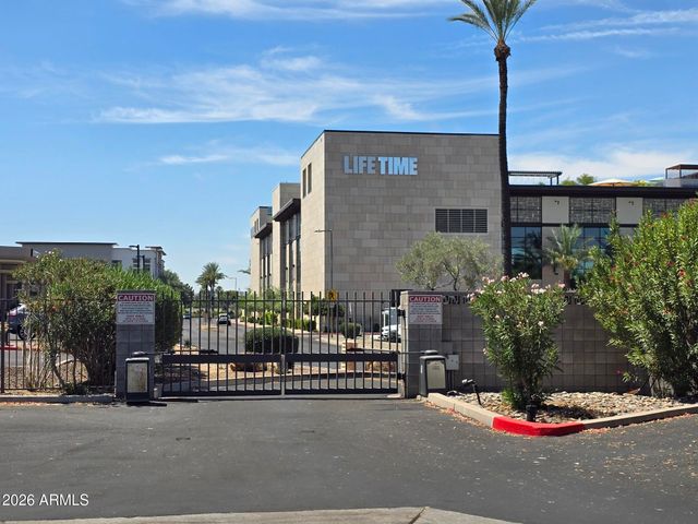 5227 N 24TH Street 201, Phoenix, AZ 85016