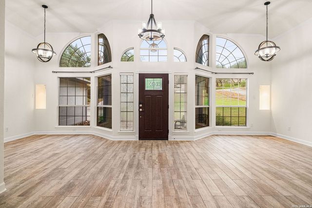 1122 Midnight, San Antonio, TX 78260