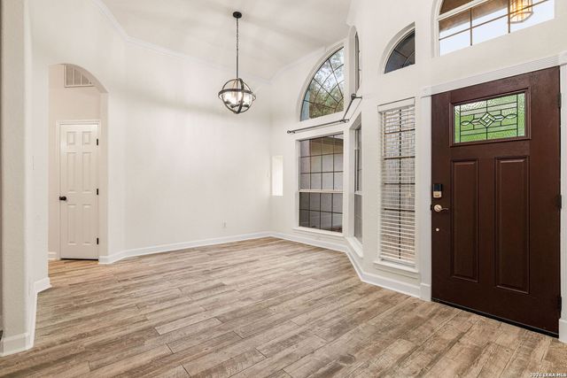 1122 Midnight, San Antonio, TX 78260