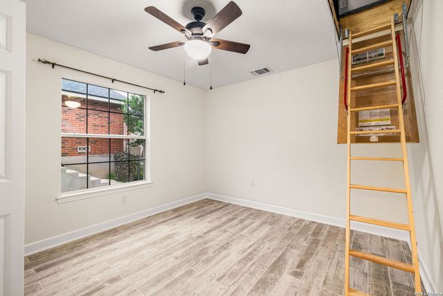 1122 Midnight, San Antonio, TX 78260