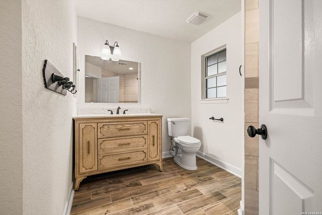 1122 Midnight, San Antonio, TX 78260