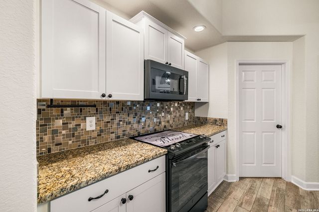 1122 Midnight, San Antonio, TX 78260