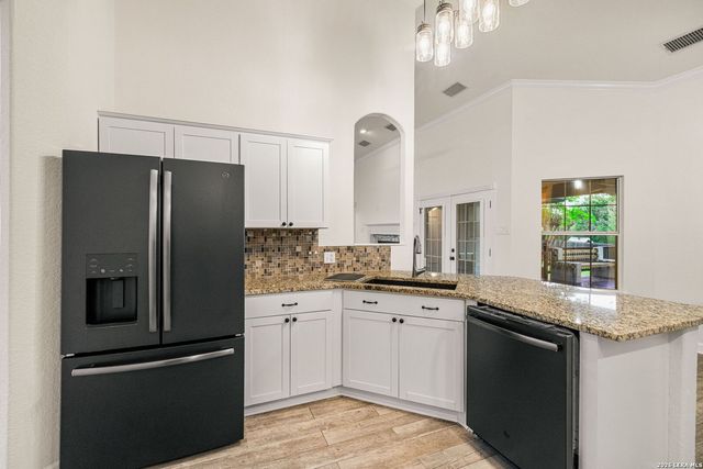 1122 Midnight, San Antonio, TX 78260