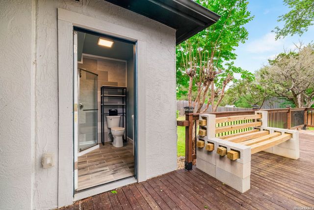 1122 Midnight, San Antonio, TX 78260