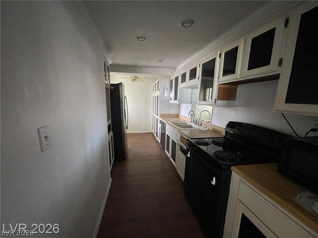 750 South Royal Crest Circle 351, Las Vegas, NV 89169