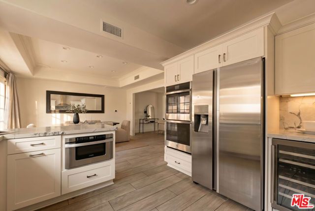11723 Mayfield Avenue 3, Los Angeles, CA 90049
