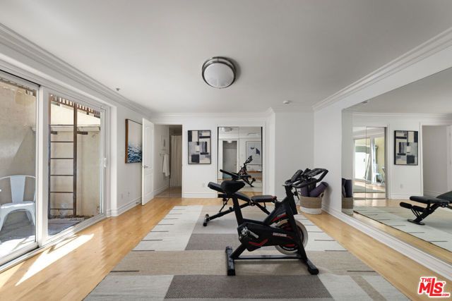 11723 Mayfield Avenue 3, Los Angeles, CA 90049