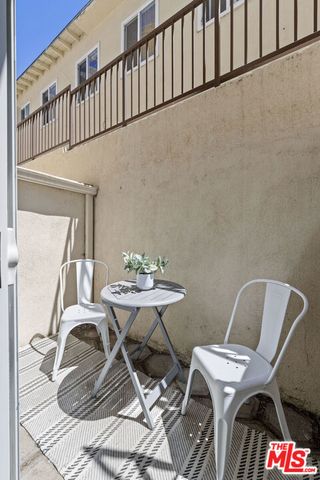 11723 Mayfield Avenue 3, Los Angeles, CA 90049