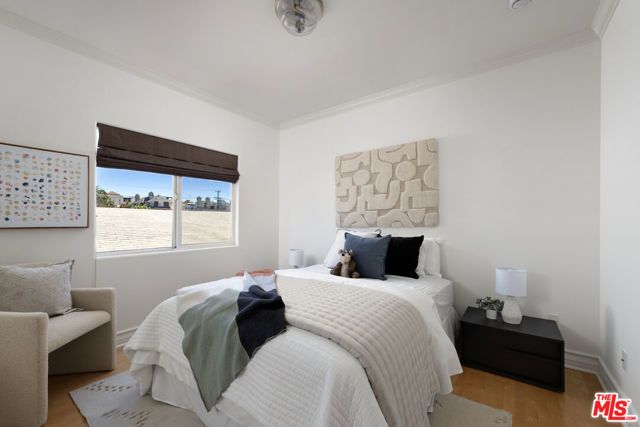 11723 Mayfield Avenue 3, Los Angeles, CA 90049