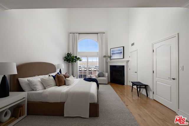 11723 Mayfield Avenue 3, Los Angeles, CA 90049