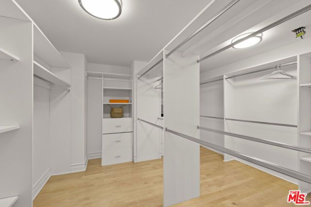 11723 Mayfield Avenue 3, Los Angeles, CA 90049