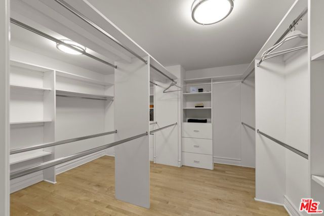 11723 Mayfield Avenue 3, Los Angeles, CA 90049