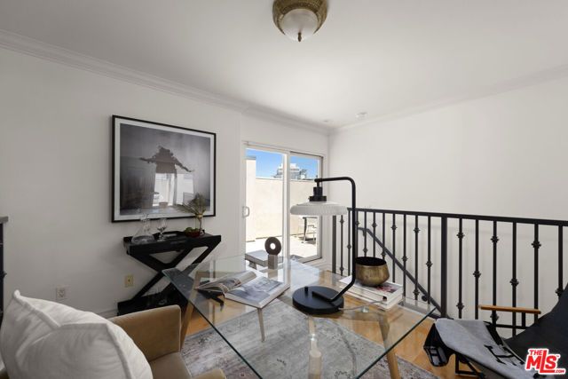 11723 Mayfield Avenue 3, Los Angeles, CA 90049