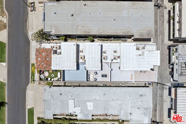 11723 Mayfield Avenue 3, Los Angeles, CA 90049